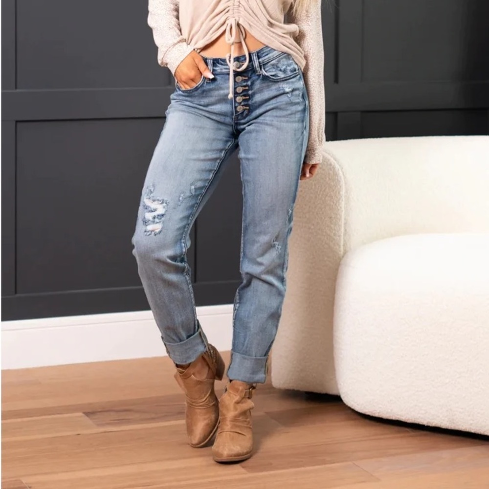 Judy Blue Button Fly Contrast Wash Boyfriend Distressed Women Jeans  | Size: 14W